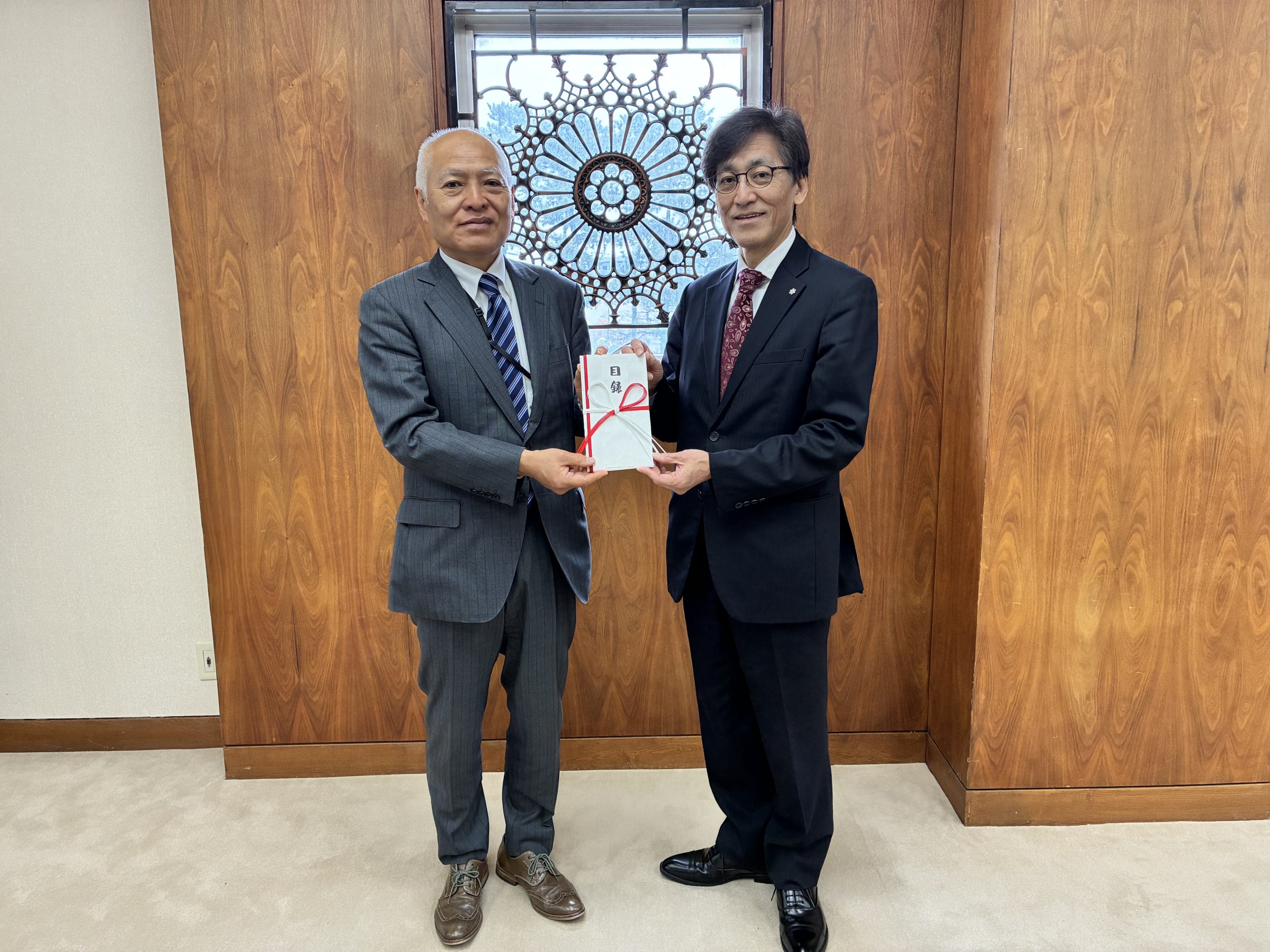 星野電気株式会社様からの寄附金受贈式が行われました。 | 新潟大学基金